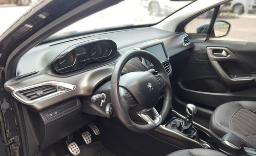 Imagen 9 de 15 de Peugeot 2008 1.6 Thp Sport