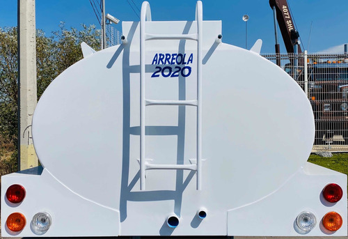 Imagen 5 de 13 de Pipa Tanque De Agua 10,000 Litros Arreola 2021