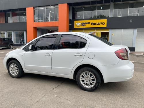 Imagen 7 de 25 de Suzuki Sx4 Glx Sport 2013