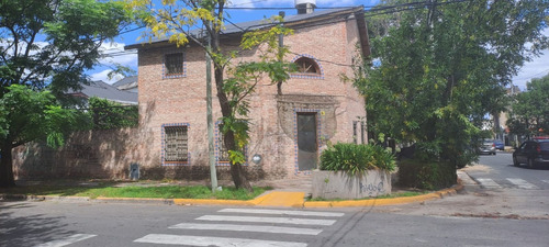 Casa De 4 Ambientes - Ituzaingo Centro - Con Pileta Climatizada