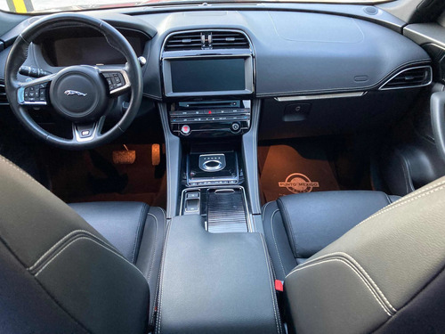 Imagen 10 de 13 de Jaguar F Pace R Sport 2.0 2018