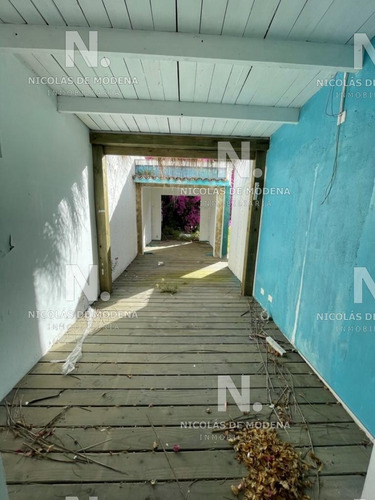 Local Comercial En Plena Península, Oportunidad Real- Ref: 5016