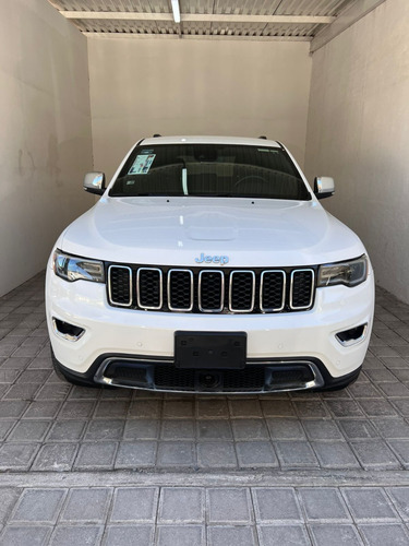 Jeep Grand Cherokee 5.7 Limited Lujo 4x4 At