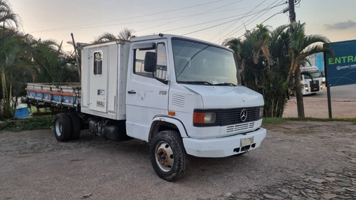 Imagem 4 de 13 de Mercedes-benz 3/4 710 Ano 2009 Cabine Suplementar