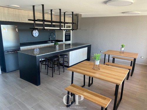 Amplio Penthouse Con Gran Vista En Pedro De Valdivia