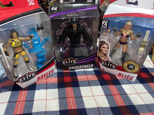 Imagen 1 de 4 de Wwe Elite Collection Undertaker Alexa Bliss Bayley Figuras
