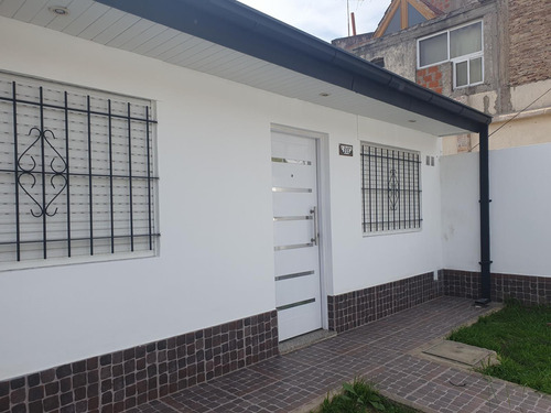 Casa A La Venta 3 Amb. Terreno Propio El Palomar