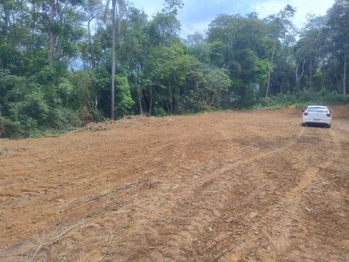 Terreno Condomínio Fechado Onde Você Pode Sentir O Ar Puro E Ter Toda A Tranquilidade De Morar Em Um Ambiente Recluso, Você Consegue Chegar Ao Centro Da Cidade E Se Mantém Perto De Tudo Que Precisa.