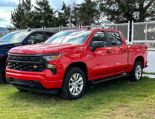 Chevrolet Silverado 5.3 V8 Custom Doble Cabina 4X4 At