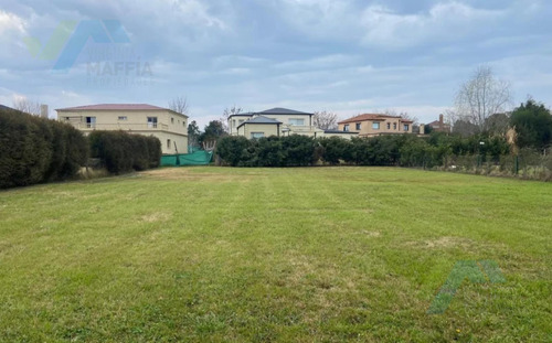 Venta Lote De Barrio Los Jazmines, Pilar Del Este, Pilar