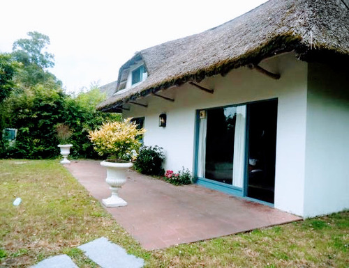 Casa En Alquiler Por Temporada De 3 Dormitorios En El Tesoro (ref: Bpv-7147)