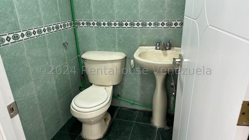 Local Comercial En Alquiler En Las Mercedes,solo Negecios De Alto Target,cafes O Marcas Exitosas Y Reconocidas. 24-28857gm