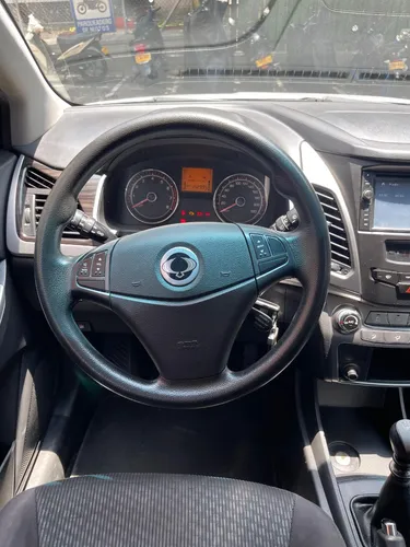 SsangYoung Korando 2.0 gasolina 4x2 m/t