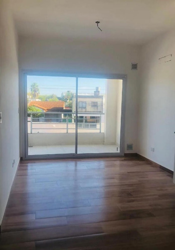 Departamento En Venta - 2 Dormitorios 1 Baño - Moreno