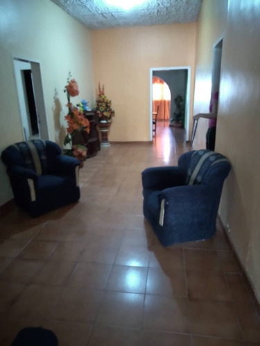 Imagen 4 de 16 de Casa En Venta Urb. Piñonal Precio De Oportunidad 04126903606