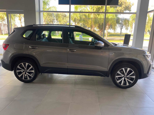 Imagen 4 de 12 de Volkswagen Taos 2023 1.4 250 Tsi Highline