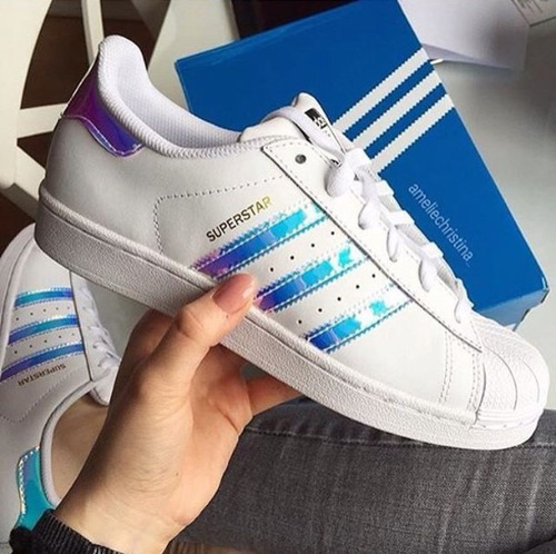 tenis adidas superstar feminino holográfico