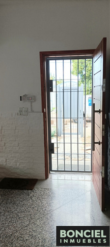 Excelente Casa 3 Dormitorios En Buena Ubicación Progreso.