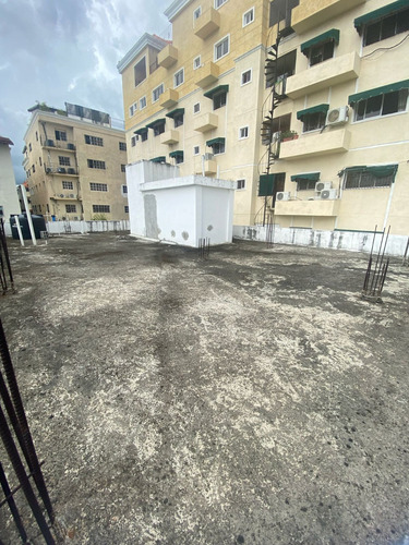 Edificio Comercial En Venta, Sector Cacicazgos.