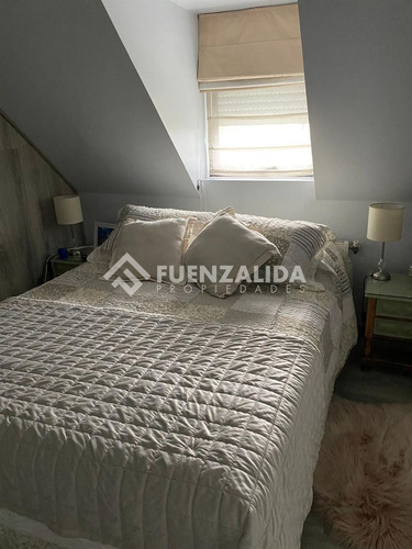 Casa En Venta De 4 Dorm. En La Florida