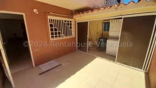 Thownhouse De Oportunidad Lc