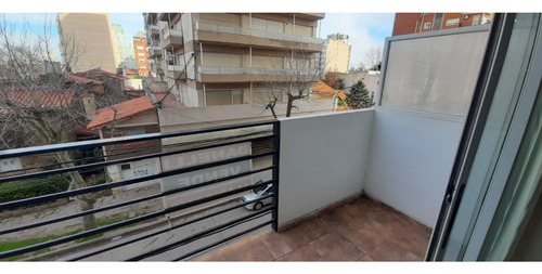 Alquiler Temporario Departamento 2 Ambientes Miramar. Edificio Miralmar