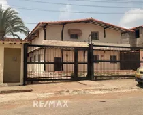 Comprar Re\u002Fmax 2mil Vende Townhouse En Conjunto Res. Las Aves, Los Robles, Mun. Maneiro, Isla De Margarita, Edo. Nueva Esparta