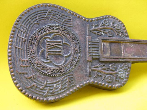 Mundo Vintage: Antigua Pequeña Guitarra Bronce Cobre Bhx