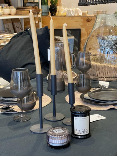 Imagen 4 de 4 de Candelabro Alto De Metal Diseño Y Deco Para Tu Mesa