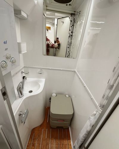 Camper Ag 240 Para Doble Cabina Mediana