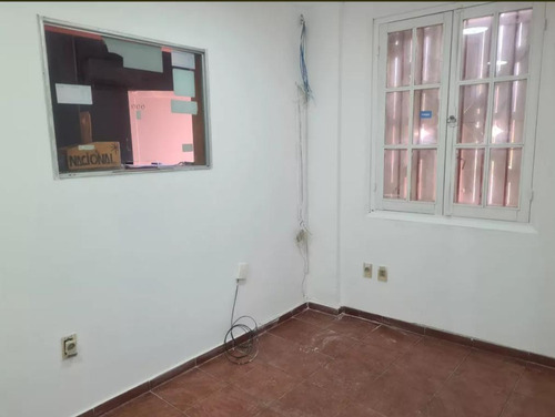 Local En Unión - Galpón , Depósito, Garaje, Terreno, 750 M2 , Padrón Único!!! Imperdible!!! A 10 Min De Tres Cruces. Lugar Para 40 Autos!!!!