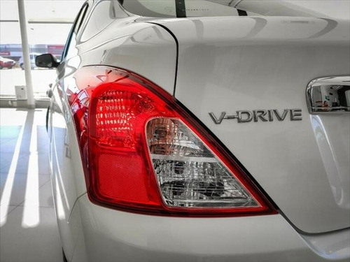 Nissan Versa 1.6 16v V-drive Plus