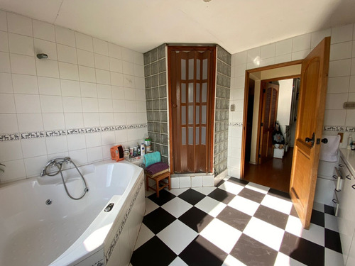 Se Vende Casa Tradicional | 576 M2 | 6d+3b | Los Orientales