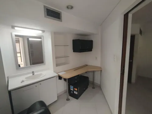 Oficina En Arriendo En Versalles. Cod A10786