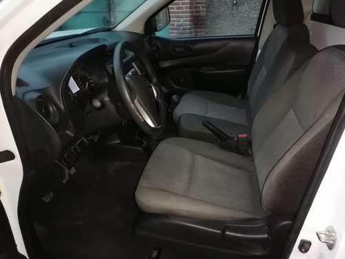 Imagen 8 de 14 de Nissan Np 300 2.5 Chasis Cabina Dh Pack Seg Mt