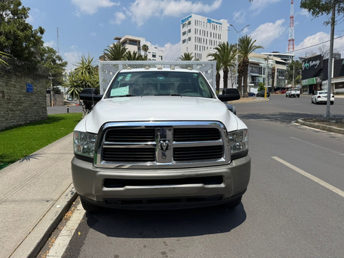 RAM 4000 5.7 Chasis Cabina Pl 4x2 Mt
