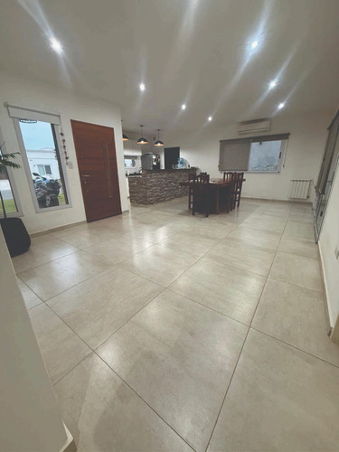 Casa En Venta Pilar Del Este - San Ramon - Villa Rosa - Pilar
