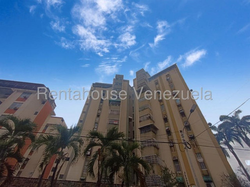 Amplio Apartamento En Venta Urb San Isidro, Maracay 25-13106 Hc
