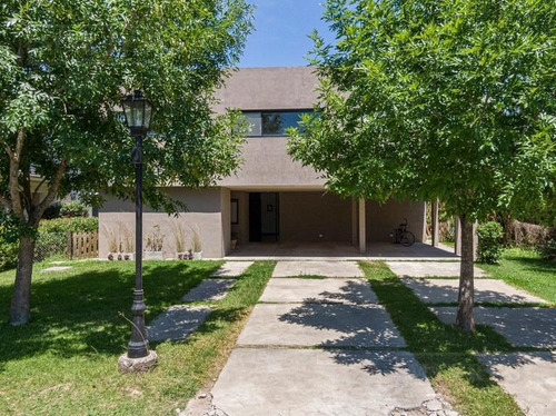 Casa En Venta Y Alquiler Temporal Amoblado De Mayo A Octubre, San Isidro Labrador, Villanueva
