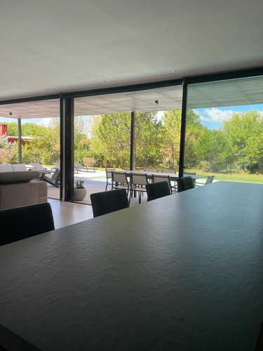 Imagen 4 de 29 de Casa En Venta De 3 Dormitorios, 3 Baños, Piscina En Barrio Privado Carmel
