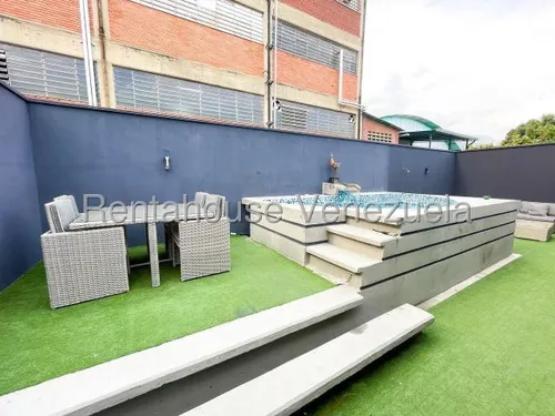 Agp Encantadora Casa Con Elegante Estilo, Confort Y Lujo En Venta En Santa Eduvigis 25-13411 Ys