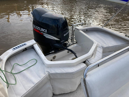 Imagen 4 de 10 de Lancha Regnicoli Marea 630 Con Suzuki 140hp 4 Tiempos