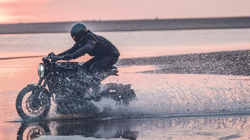 Husqvarna Svartpilen 200
