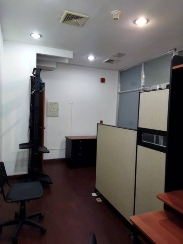 Oficina En Alquiler En Ccp, Av. Alirio Ugarte Pelayo