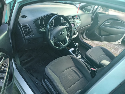 Imagen 3 de 6 de Kia Rio 1.4 Ex At 2016