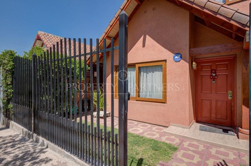 Hermosa Casa En Sector Alto Rojas Magallanes