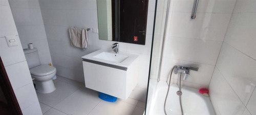 Casa En Venta De 4 Dorm. En Las Condes Apumanque J80