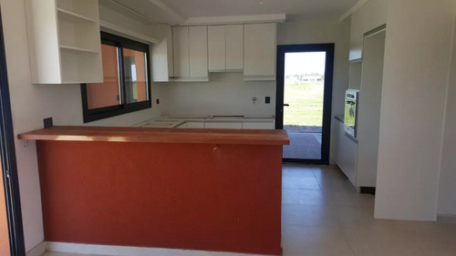 Excelente Casa A Estrenar En Puertos Del Lago Barrio Vistas