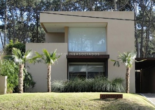 Casa En Venta Moderna Ubicada En Montoya- Ref: 3628