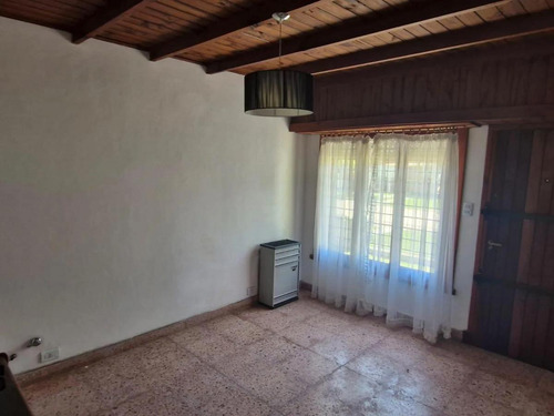 Casa En Venta - 2 Dormitorios 1 Baño - Cochera - 213mts2 - Mar Del Plata
